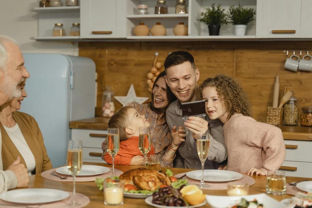 De Ce Fotografia de Familie Este Mai Mult Decât O Simplă Poză 1 Familie blog 3